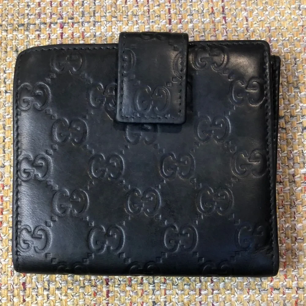 GUCCI GG Black Guccissima Bifold Wallet With Billfold & Coin Section